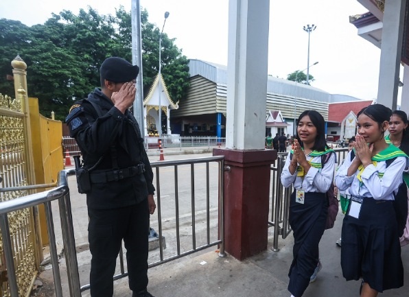 泰开放早晚通道 特准柬学生通关求学