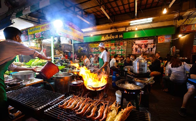 泰街头小吃业倒闭率飙升 多数撑不过半年