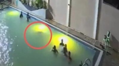 泳池一堆人以为他嬉水 24岁男挣扎2分钟溺毙！
