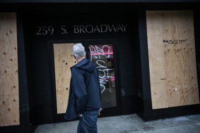 洛杉矶动乱 苹果、爱迪达等23商店惨遭洗劫