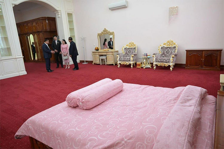 洪森谈电话录音外泄 与西那瓦家族30年情谊破裂