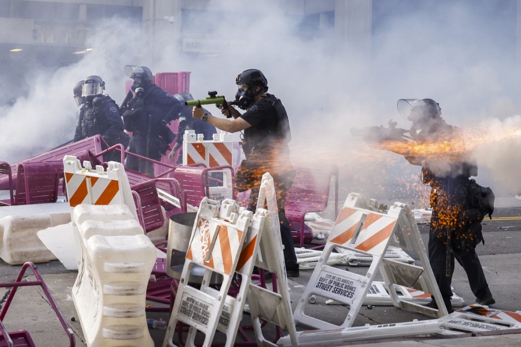 派兵进洛杉矶 特朗普：确保强而有力的法律秩序