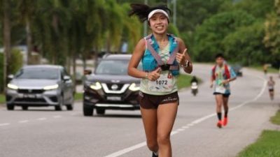 浮罗交怡超级马拉松|不仅称霸女子组也跑赢所有男选手  黄美欣威尽全场