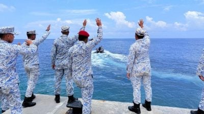 漂流大海3天  印尼渔民获大马海军救援