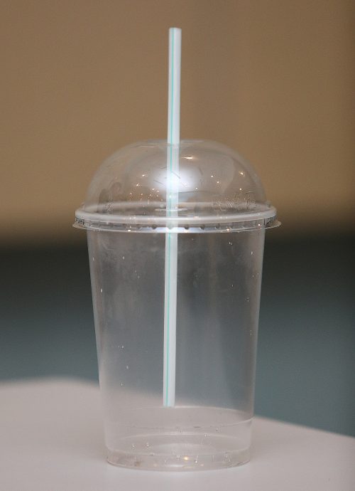 焦点(6月4日):无塑政策的进退(一)