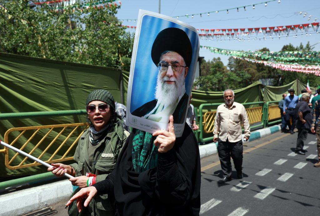 特朗普参战伊朗政权垮台？纽时揭以伊战争4套发展剧本