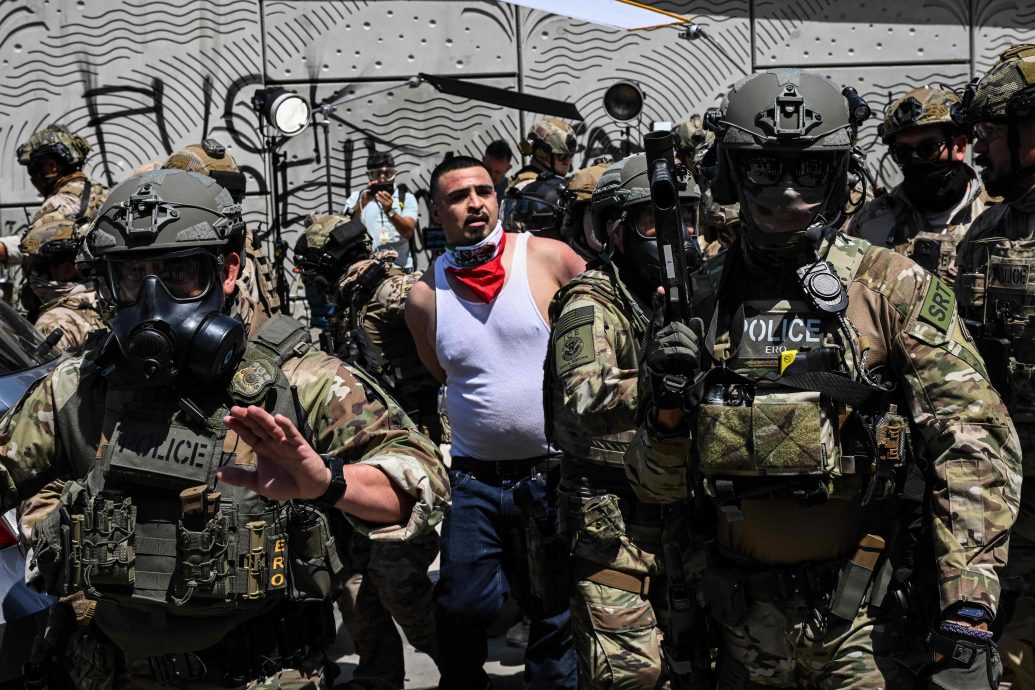 特朗普向军人演说致敬 称洛杉矶街头抗争涉国安风险