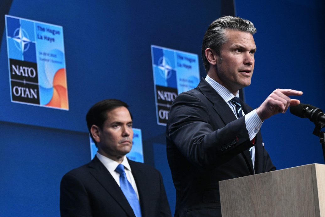 特朗普称防长是“战争部长” 网民讽自称和平总统却热衷战争