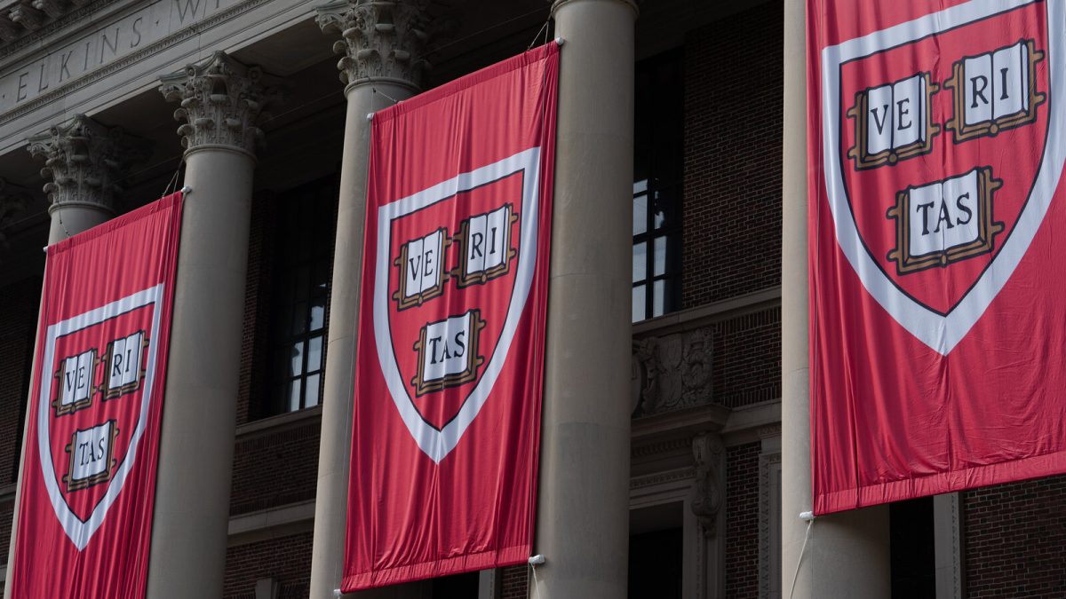 特朗普签署限制外籍学生签证公告 哈佛提起法律挑战