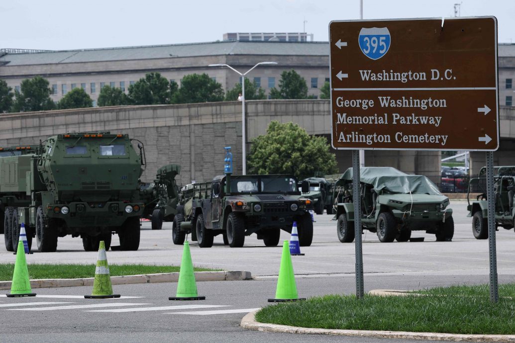 特朗普警告 破坏阅兵式将遭到“非常强大的武力”对付