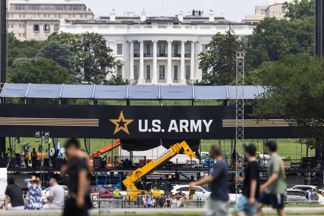 特朗普警告 破坏阅兵式将遭到“非常强大的武力”对付