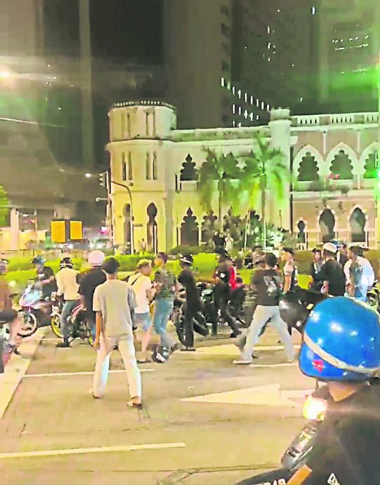 独立广场头盔互殴案告破！金马警逮捕5嫌犯