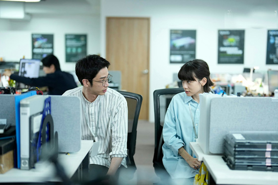 王晋恒/《童话故事下集》写在中年危机的童话偶像剧