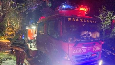 购大容量水槽车  珠宝志消队吁各界捐助