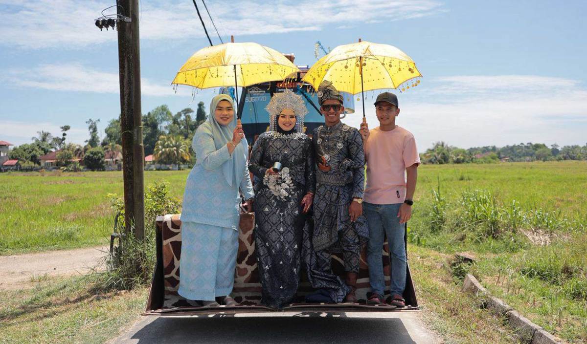 男子以推土机接新娘 感恩推土机带来收入和财富