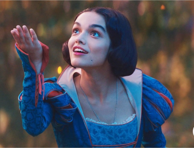 疑挺巴言论惹争议 “白雪公主”被诬开设onlyfans账户