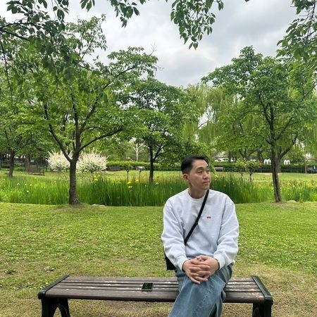 病愈复出脸颊消瘦照曝光　崔盛元自嘲“修图效果”