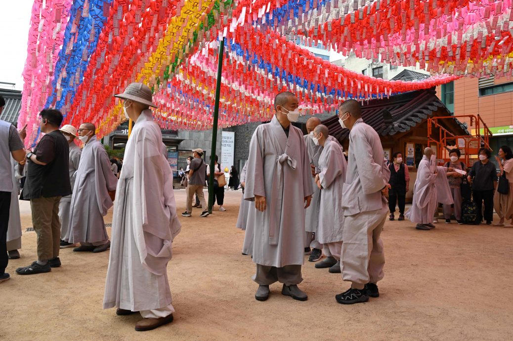 看世界 首尔曹溪寺传火警 僧侣紧急疏散