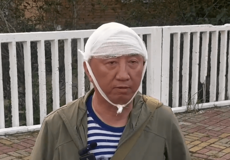 看世界)遭乌克兰无人机击中 凤凰卫视记者卢宇光头部受伤