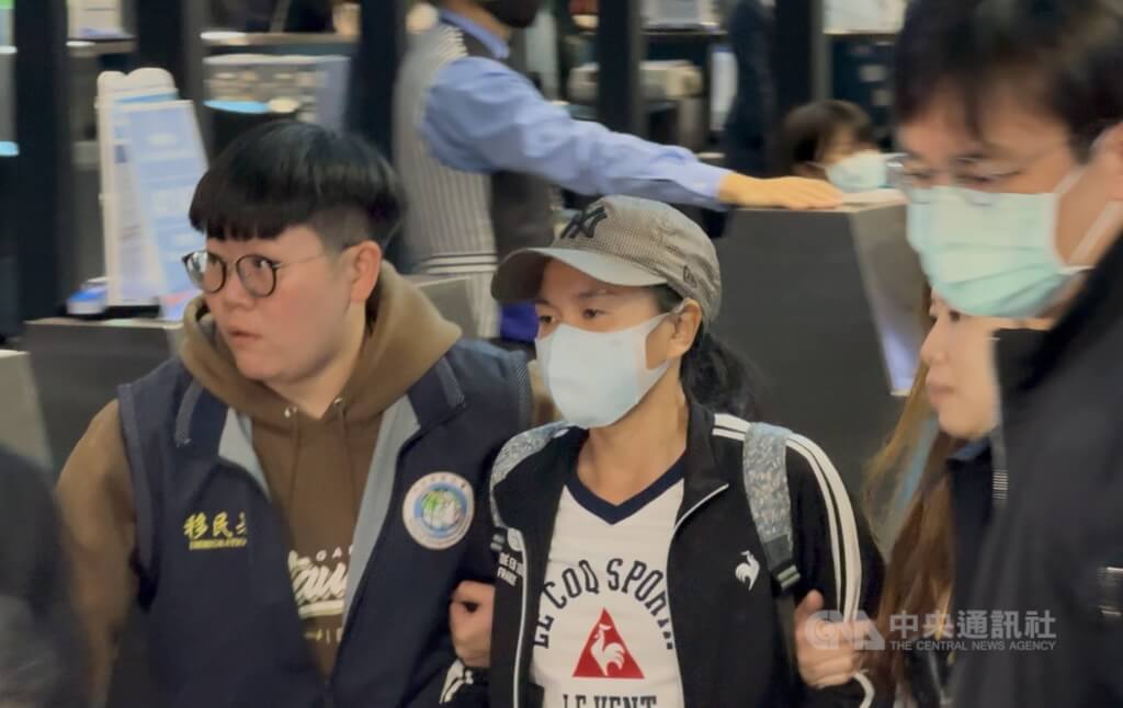 看世界)陆配小微回贵州出事 宣称维权遭警告影片被删光