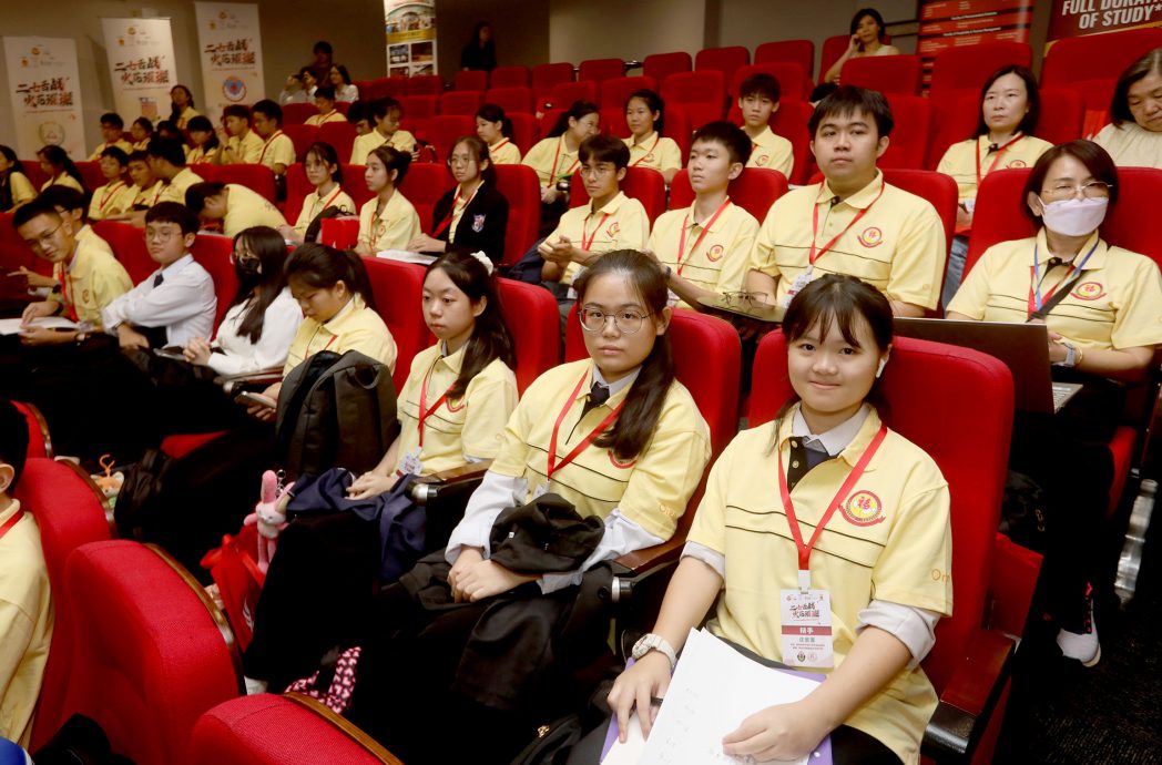 福联青全中辩掀开序幕 18支队伍施展辩才