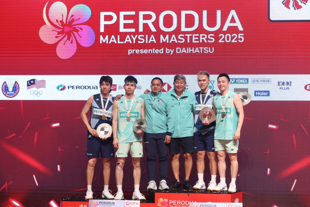 秉持美男篮教练伍登理念  彭伟信进化马男双无愧“魔术师”