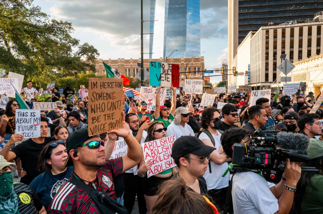 移局官员全美取缔移民｜一大半员工被捉走！商家：其剩不敢上班，生产量大减