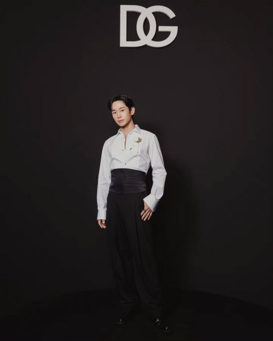 穿超高腰裤秒变五五身 丁海寅被亏“时尚灾难”