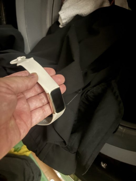 突接“已游泳19分钟”提示 惊觉手表在洗衣机畅泳