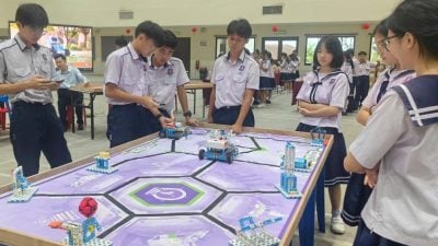 紧贴发展趋势装备未来 深斋中学明年AI纳正课