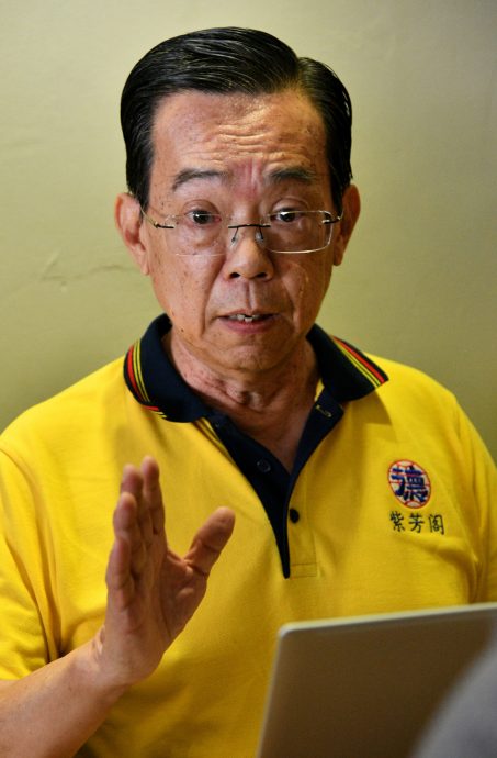 紫芳阁闹双包|“大门被锁是自导自演、栽赃嫁祸” 许嵄智挑战出示闭路电视画面