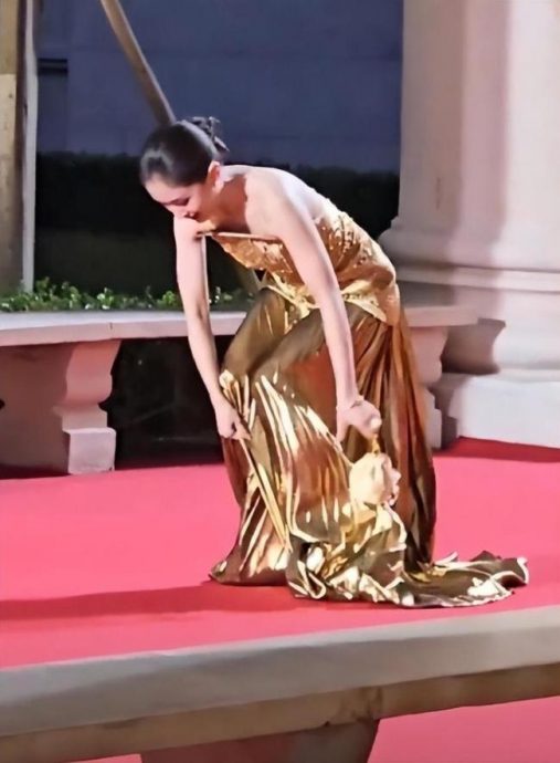 红毯直播关了才登场 宋茜疑迟到挤掉刘诗诗压轴