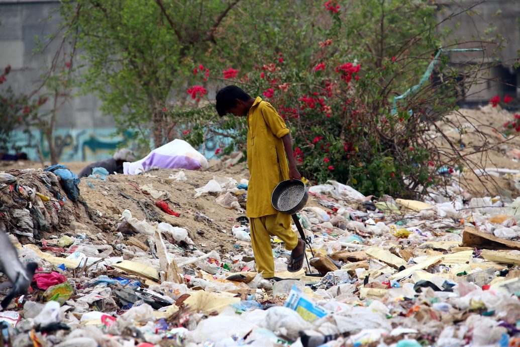 给废塑料“做体检”:中国科学家破解混合废塑料回收难题