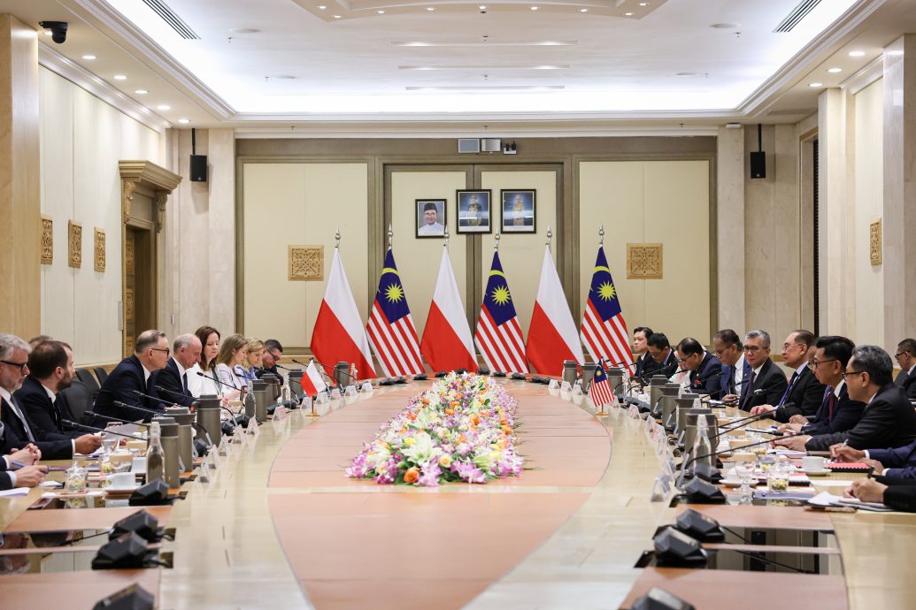 综合删短/安华:成为区域日益重要伙伴·大马波兰需深化关键领域合作