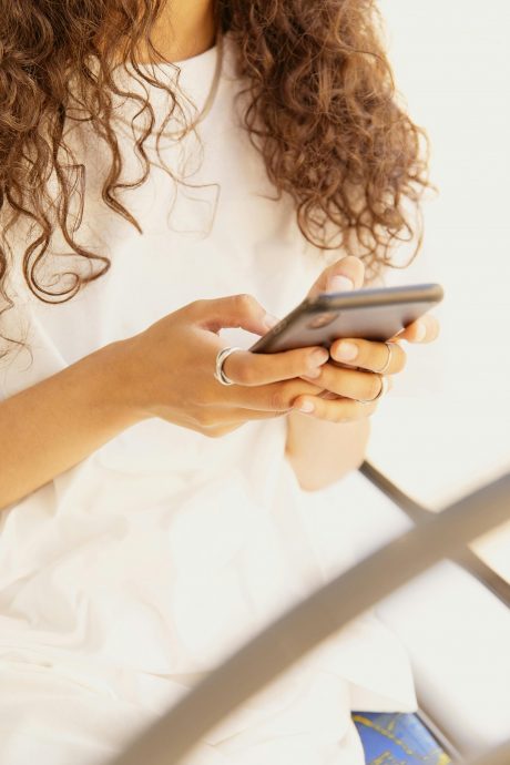 网聊30分钟变“女友” 拒绝见面亲热被呛活该单身！