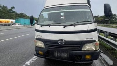 罗里撞休旅车图逃走 报警后揭罗里竟然没投保