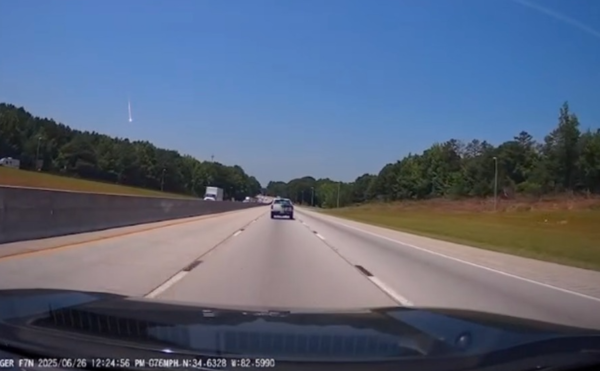 美国多地直击“火球坠落”伴随巨大音爆 画面曝光