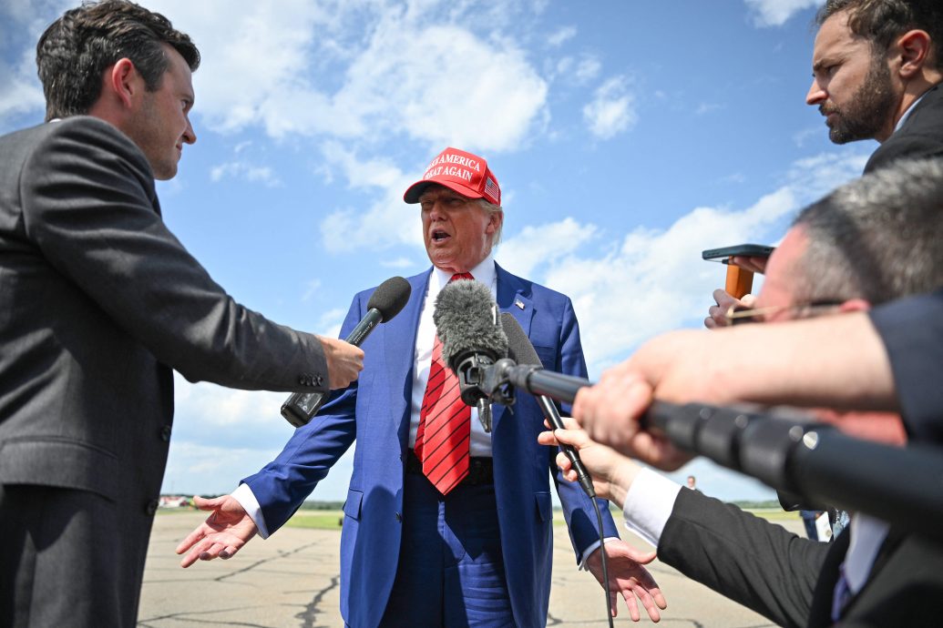 美情报总监曾称伊朗未发展核武 特朗普：她错了