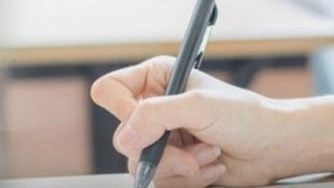 考试时抄问题当答案  教师揭13岁生竟不识字