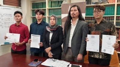 自小被领养没大马卡  3优异生升学就业无门 