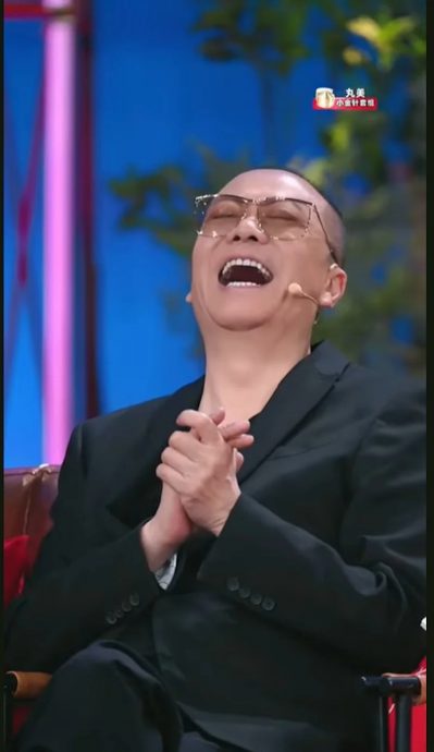 自爆曾讽蔡少芬“永远只是季军”　陈法蓉戴后冠上节目宣传	