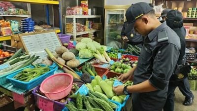 菜没标价和价格引混淆 霹内贸局长率队取缔