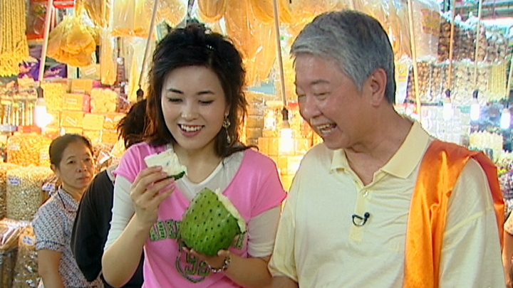 蔡澜离世｜回顾一代食家10大饮食轶闻 不吃三文鱼? 讨厌火锅? 与餐厅合照笑容有启示?