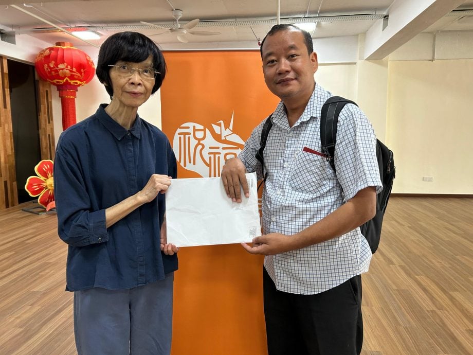 衣物数不清 大马人爱心满满