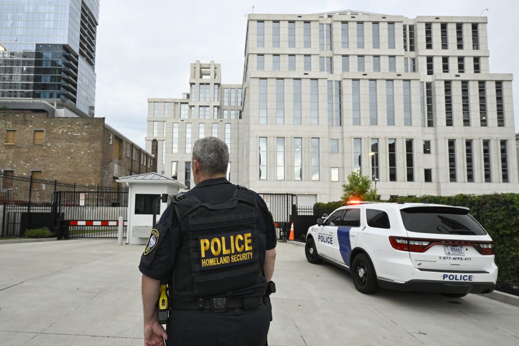 被错误遣返至萨尔瓦多男子返美 被控人口贩运等罪名