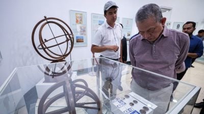 裁撤冗余职位省90亿  法迪拉：续加强公服领域
