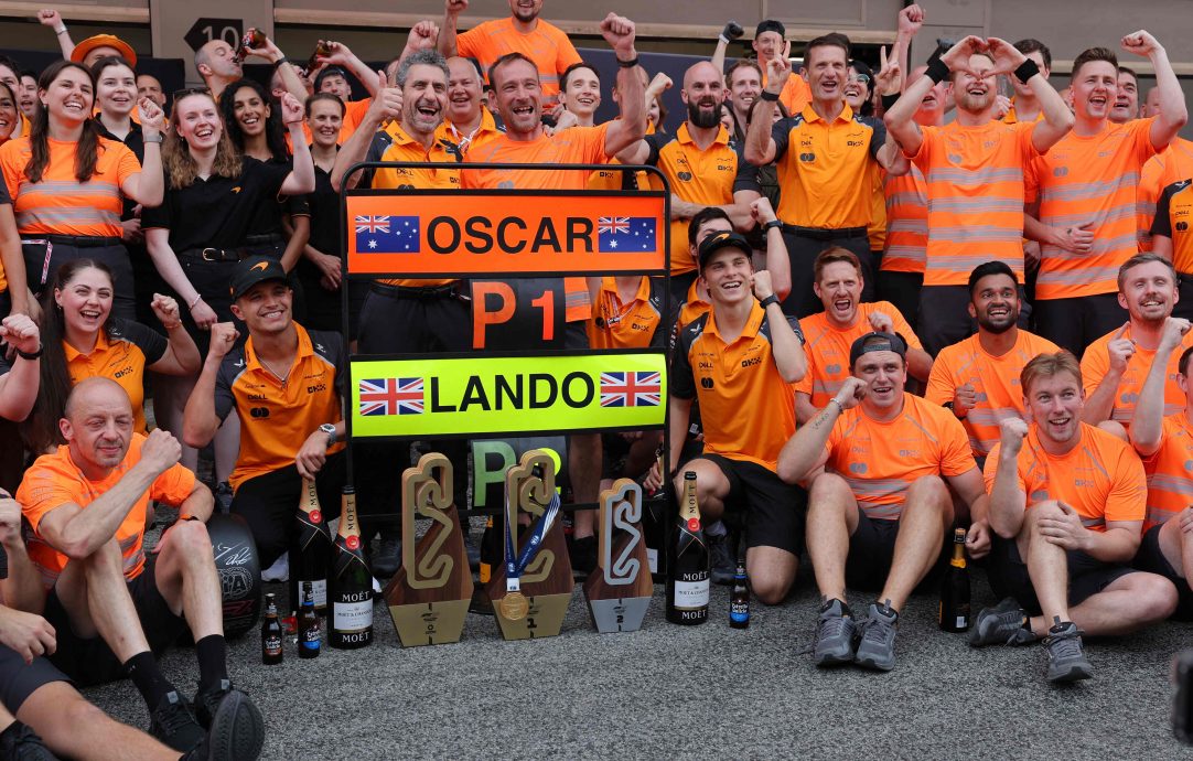 西班牙站F1|安全车出动打乱维斯塔潘计划  迈凯轮双雄包揽冠亚军