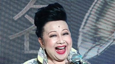 视频| 领教大马选手超强唱功 薛家燕震撼到忘记打分