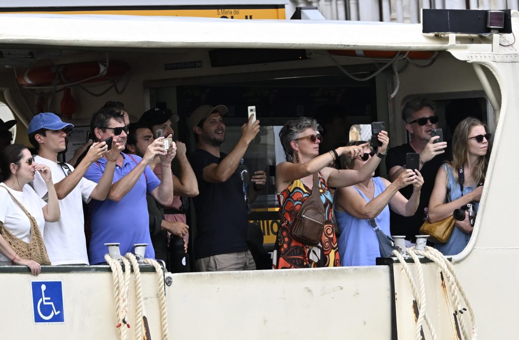 见证贝佐斯世纪婚礼 威尼斯掌声与愤怒两样情