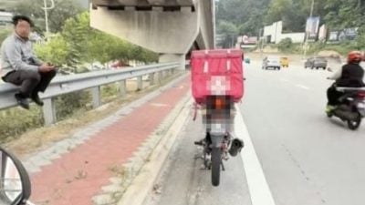 视频|“已经有人帮你付了” 摩托送餐员感动辛苦获关注